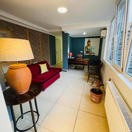 Hotel Klarastan Bon Voyage Tbiliszi Kültér fotó