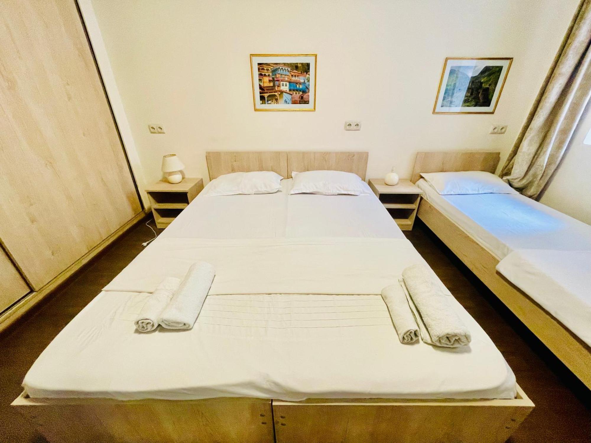 Hotel Klarastan Bon Voyage Tbiliszi Kültér fotó