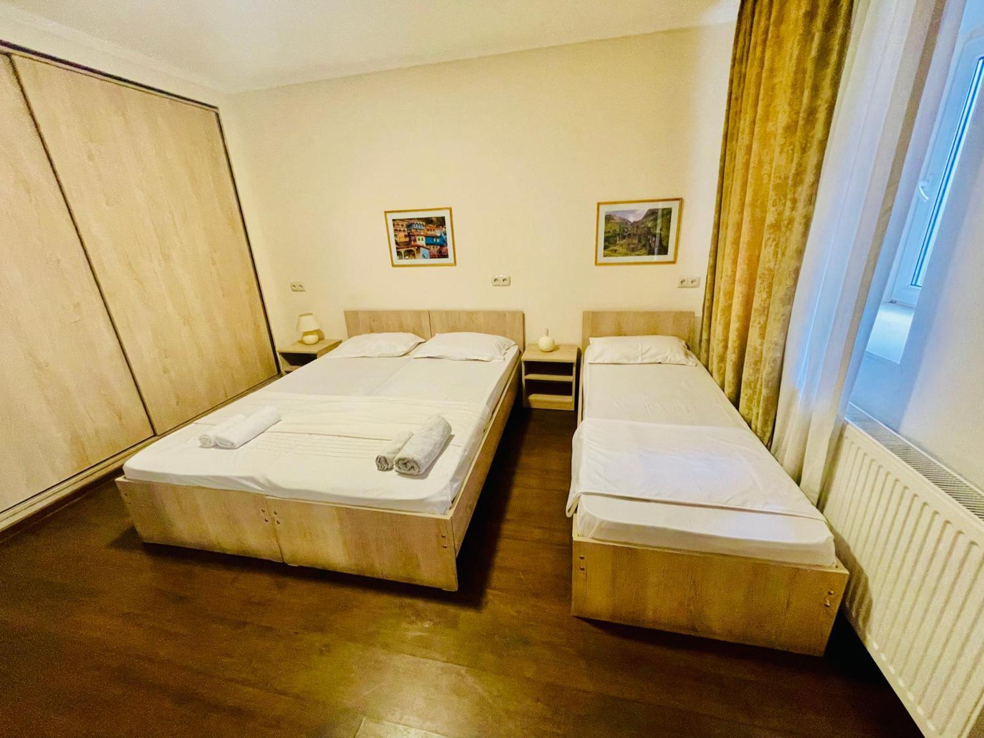 Hotel Klarastan Bon Voyage Tbiliszi Kültér fotó