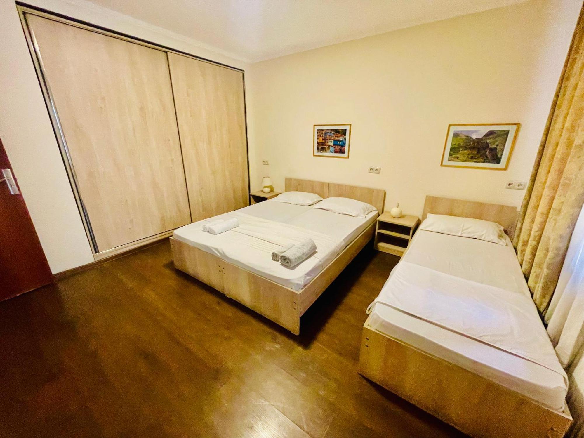 Hotel Klarastan Bon Voyage Tbiliszi Kültér fotó