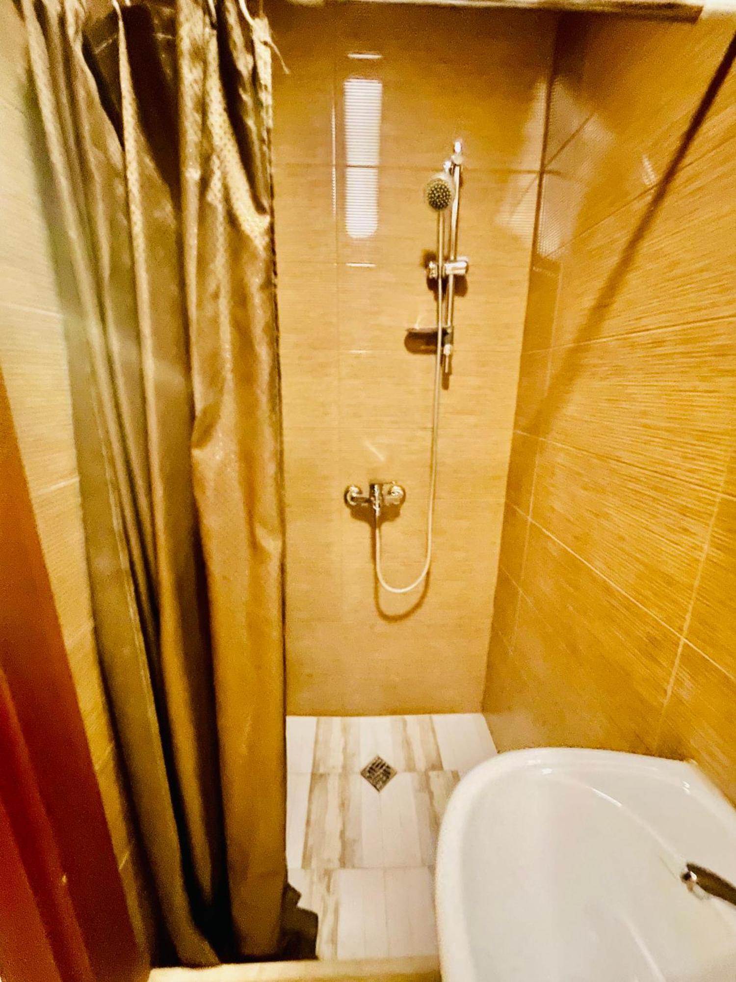 Hotel Klarastan Bon Voyage Tbiliszi Kültér fotó