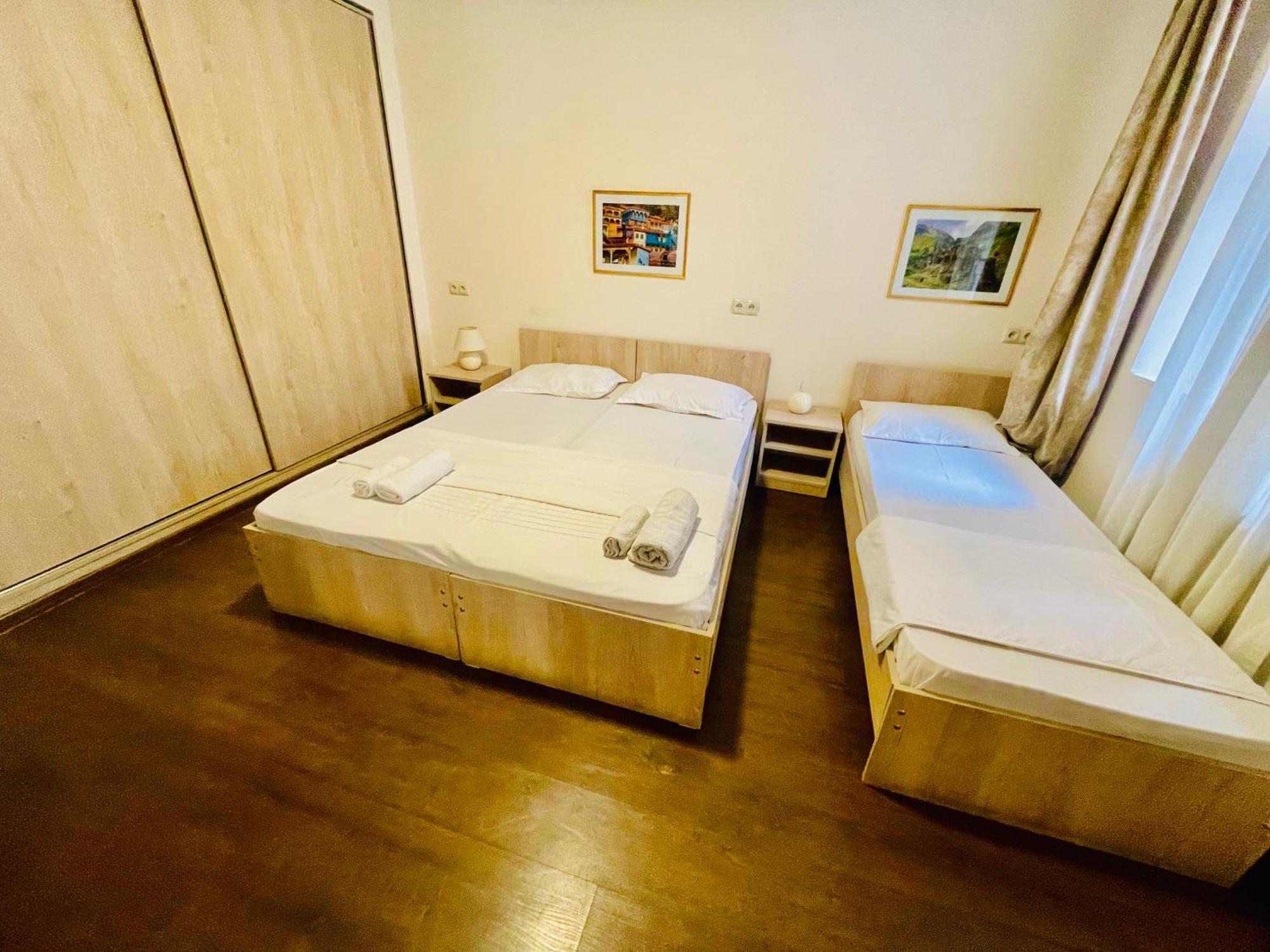 Hotel Klarastan Bon Voyage Tbiliszi Kültér fotó