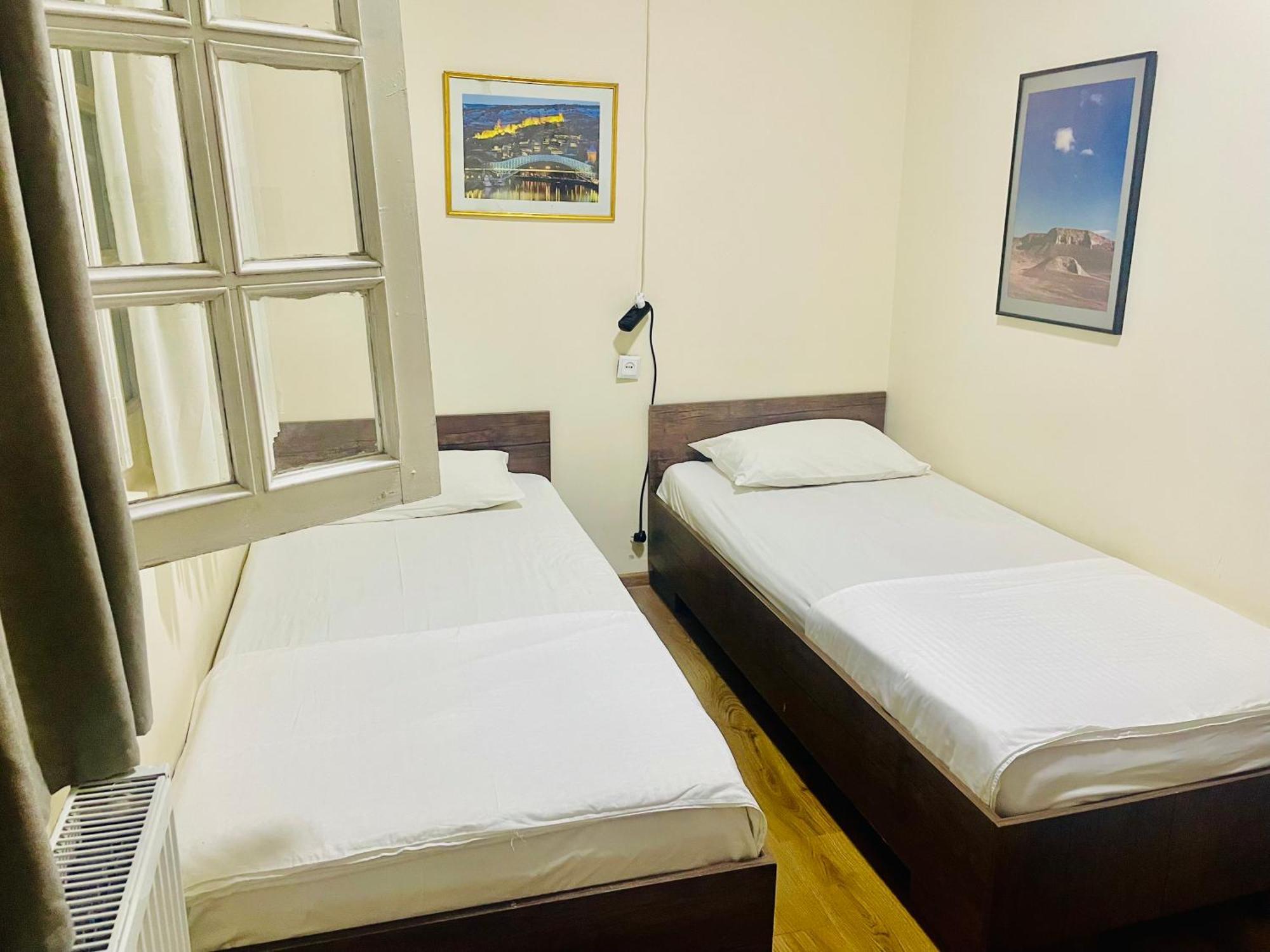 Hotel Klarastan Bon Voyage Tbiliszi Kültér fotó