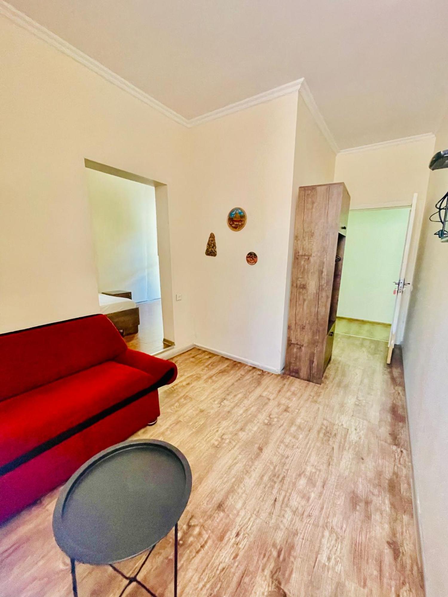 Hotel Klarastan Bon Voyage Tbiliszi Kültér fotó