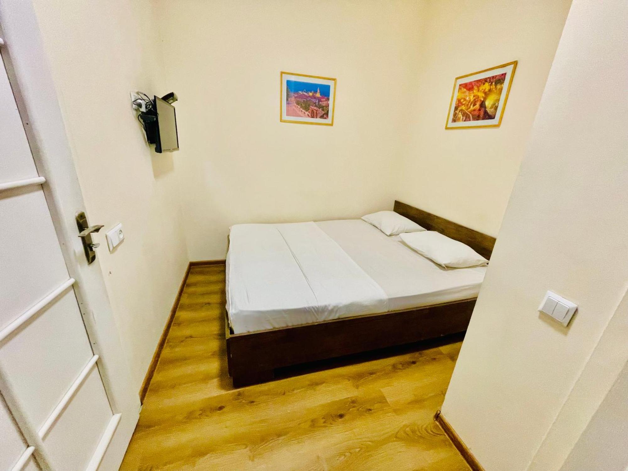 Hotel Klarastan Bon Voyage Tbiliszi Kültér fotó