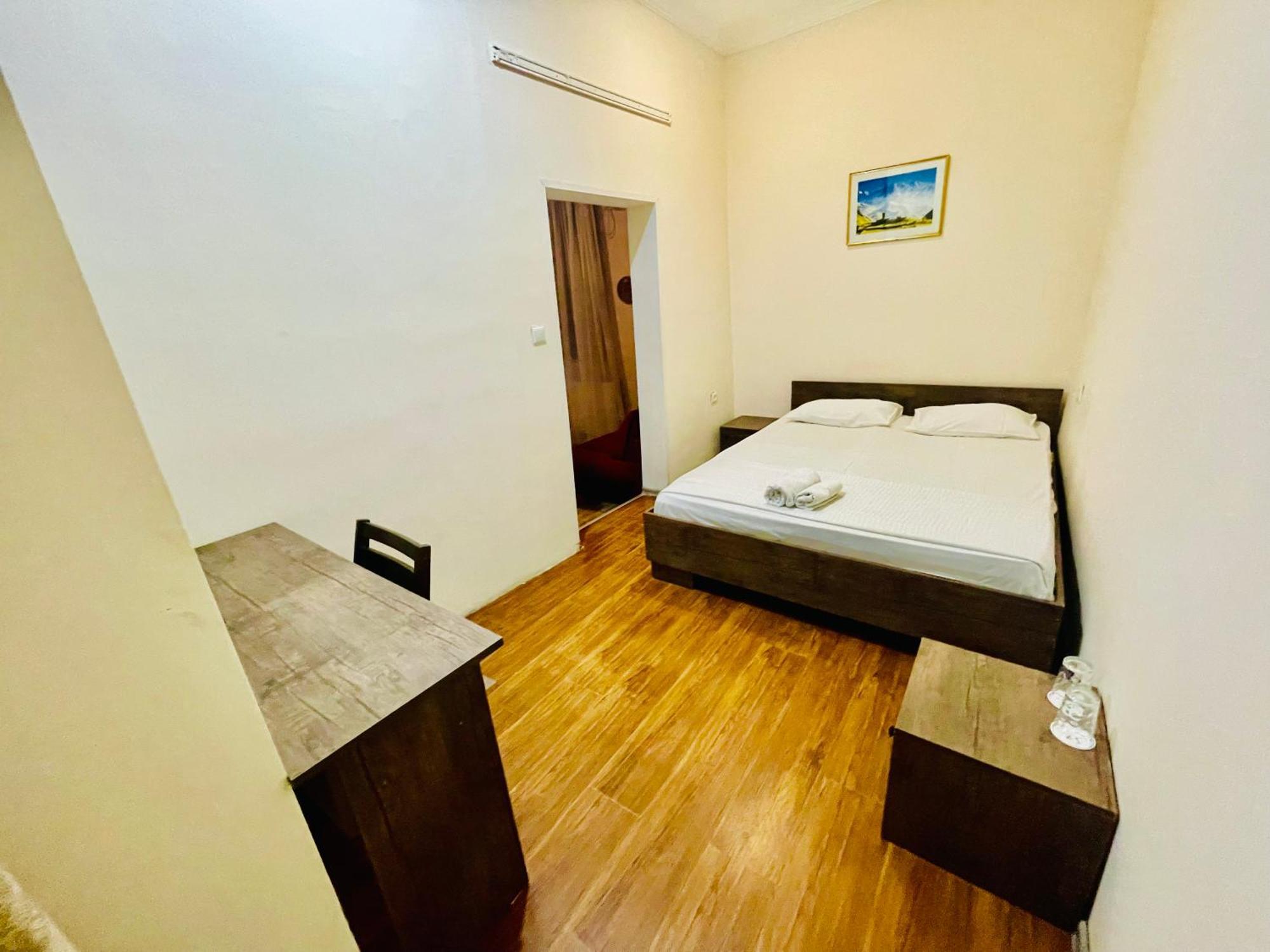 Hotel Klarastan Bon Voyage Tbiliszi Kültér fotó