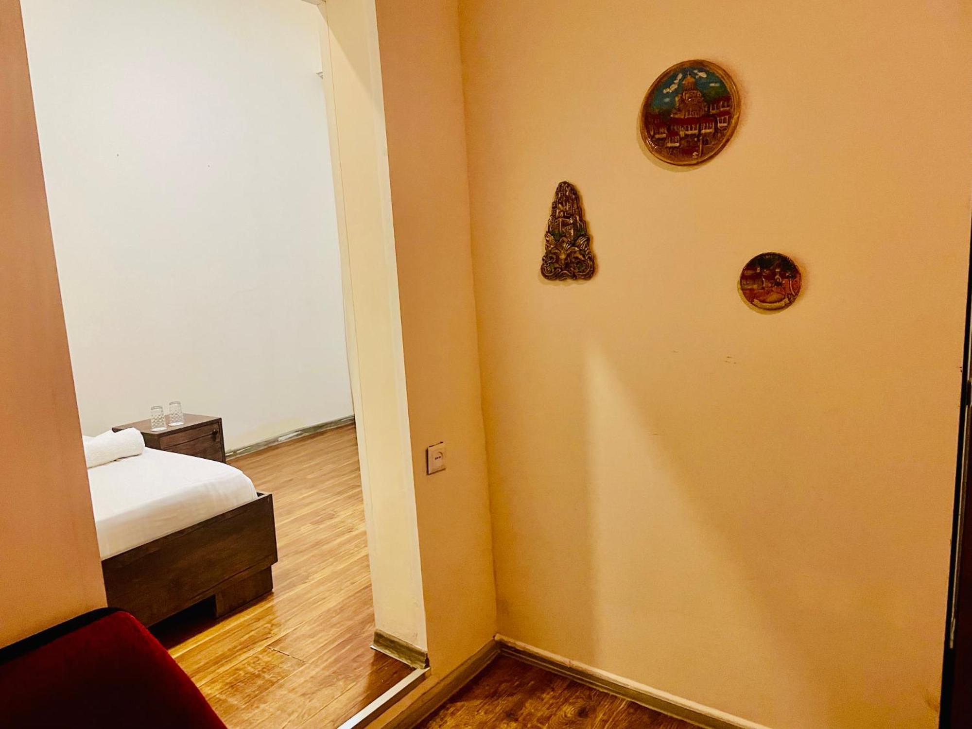 Hotel Klarastan Bon Voyage Tbiliszi Kültér fotó